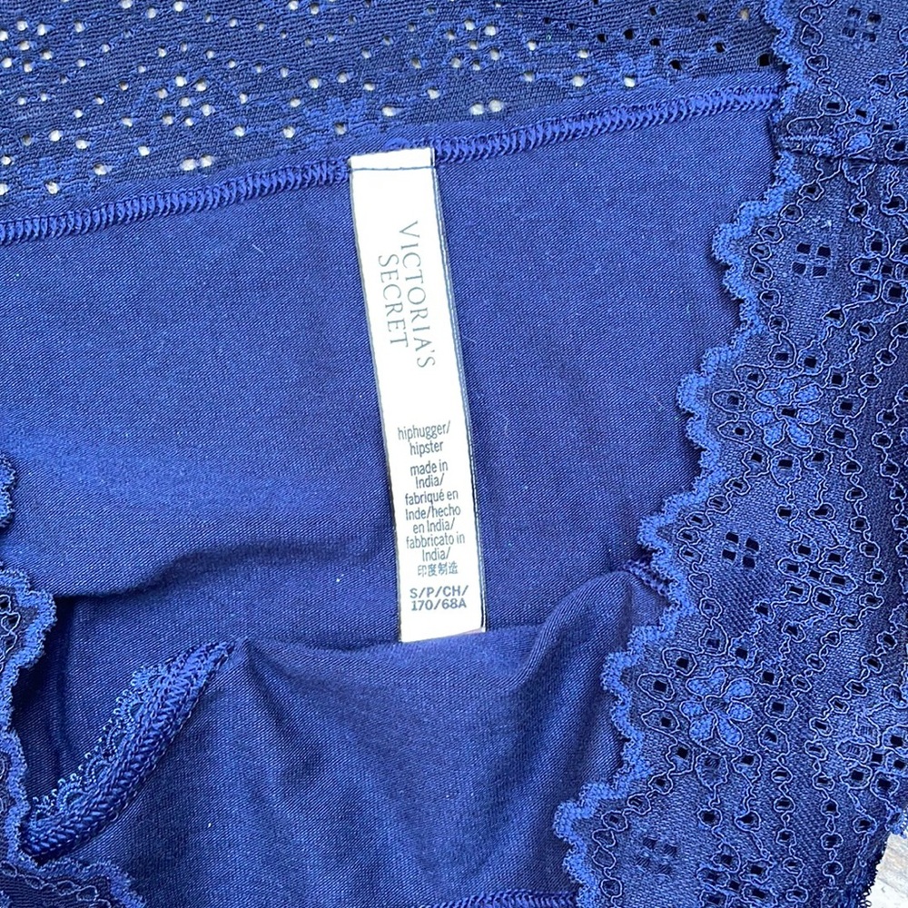 4 pair of Victoria secret lace waist hip hugger size small - Picture 3 of 5